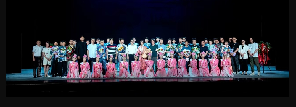 【大众报业】新时代具有青岛城市特色的大型吕剧！青岛演艺集团歌舞剧院《百川东到?！烦晒κ籽?></a> 
 </figure>
 <div   id=