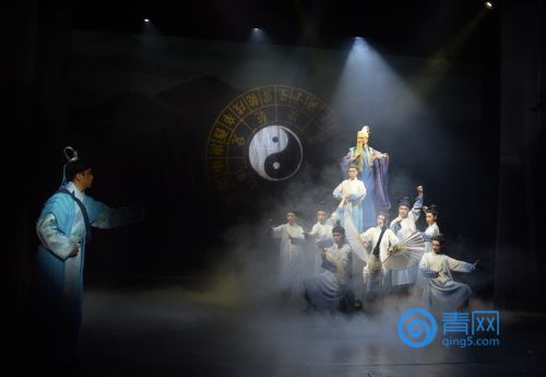 【青岛日报社】青岛、杭州、呼和浩特…青话三地同演 陪小朋友过周末